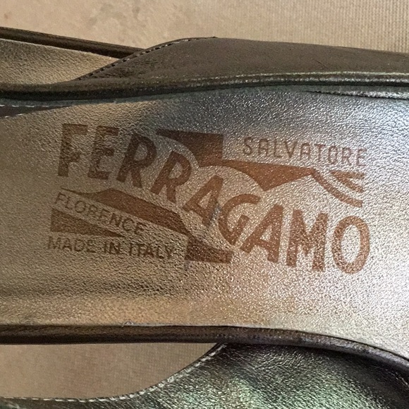 Salvatore Ferragamo 8-1/2 M Slingback Pewter Heels. Pointed toe. - Picture 4 of 7